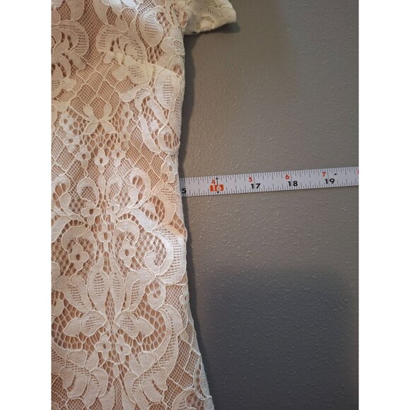 BB Dakota Womens Lace Mini Dress Cream size 6 Peplum Hem Short Sleeve Fairycore - Picture 8 of 9